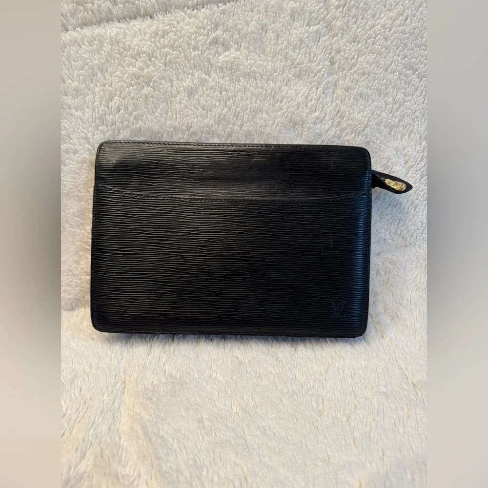 Vintage 2000 Louis Vuitton Epi Leather Clutch